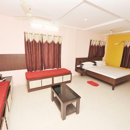 Shree Lakshmi Guest House Visakhapatnam Dış mekan fotoğraf