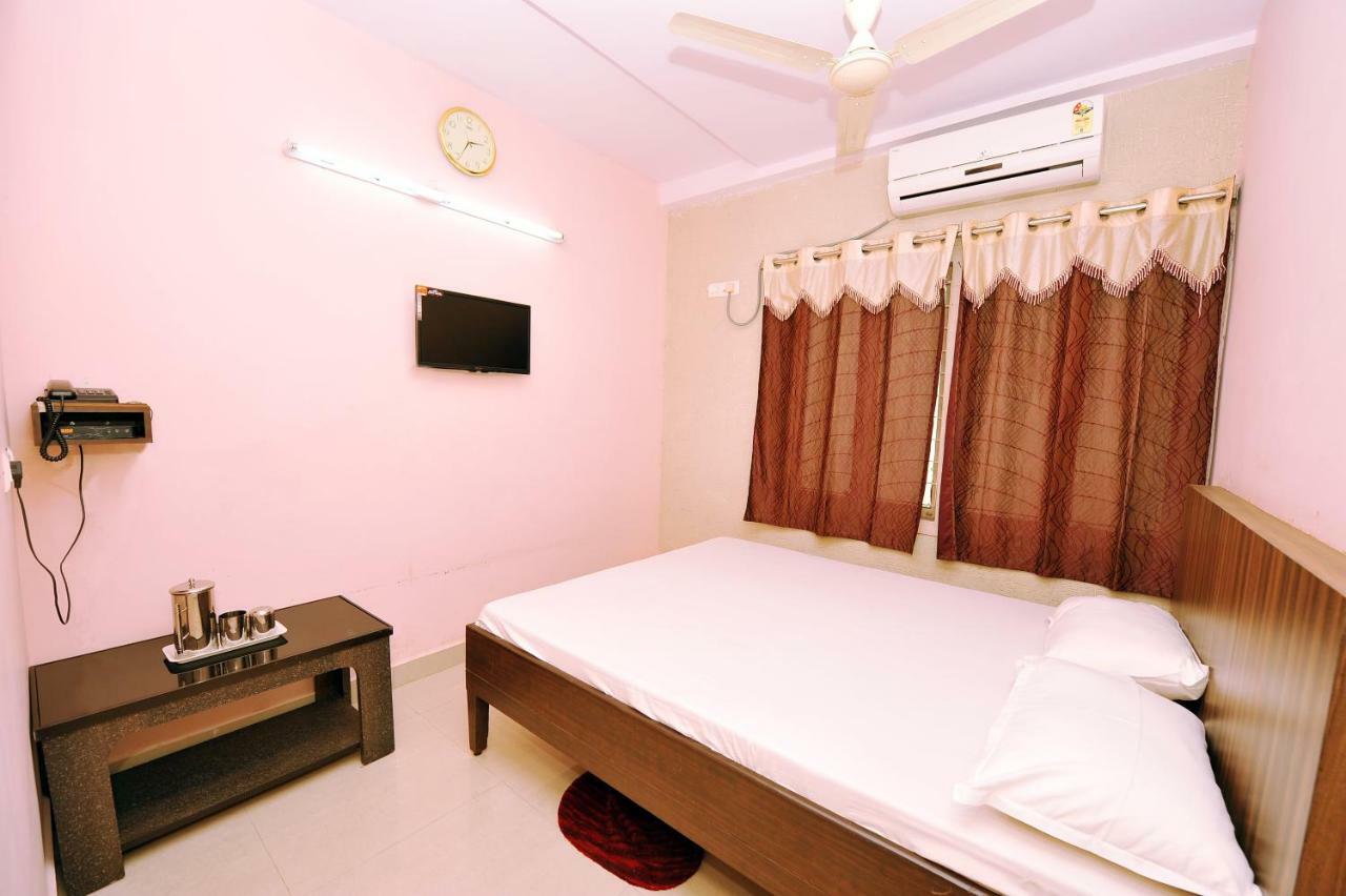 Shree Lakshmi Guest House Visakhapatnam Dış mekan fotoğraf