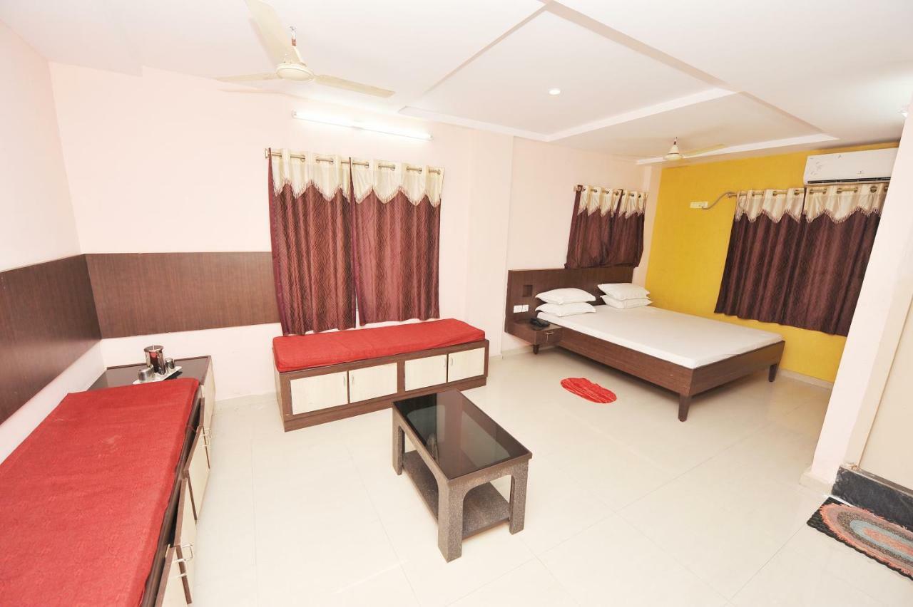 Shree Lakshmi Guest House Visakhapatnam Dış mekan fotoğraf